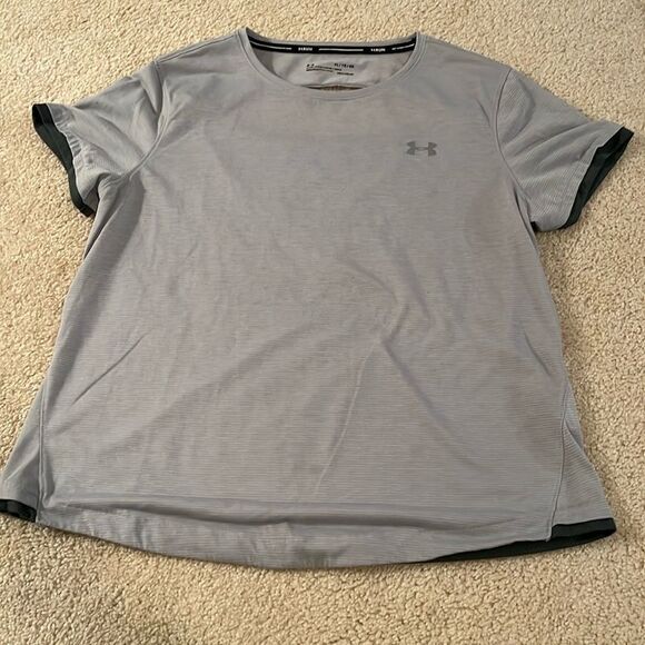 LADIES SIZE XL UNDER ARMOUR ATHLETIC TOP - Picture 1 of 8